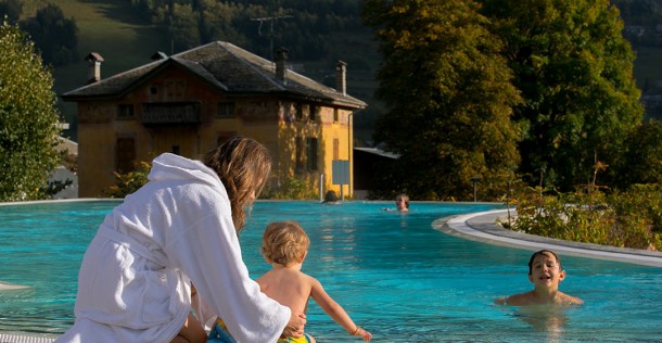 Family Pass 2 adults + 3 children